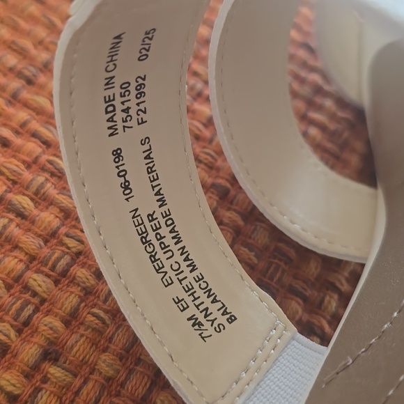 EAST 5TH BRAND WOMENS WHITE DRESSY SUMMERTIME SANDALS SIZE 7.5 MEDIUM - Picture 8 of 16